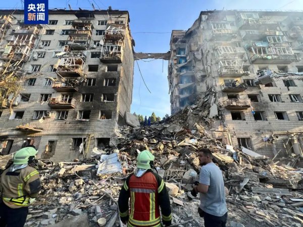 配資一流證券配資門戶 俄羅斯發(fā)動(dòng)大規(guī)模襲擊！澤連斯基：堪稱對(duì)基輔“最為可怕的襲擊之一”